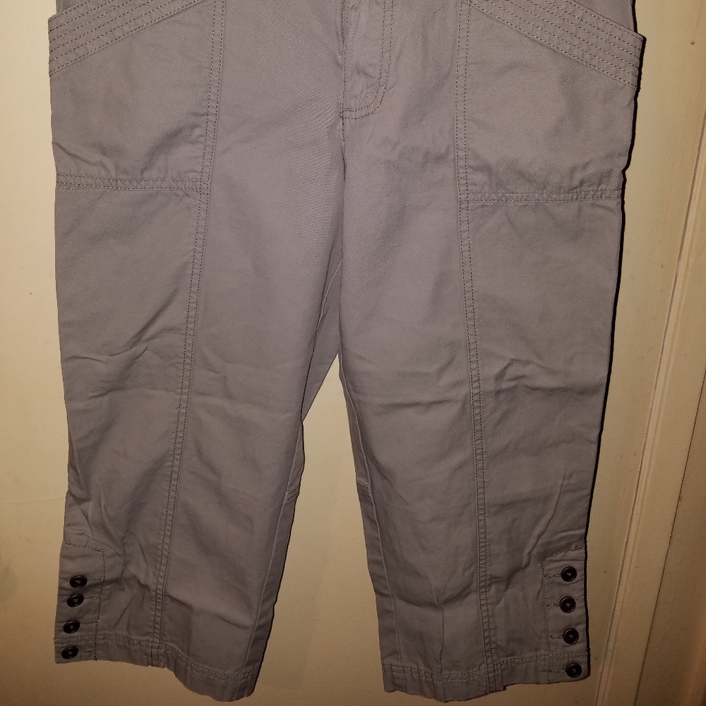 Capris pants - Picture 2 of 3